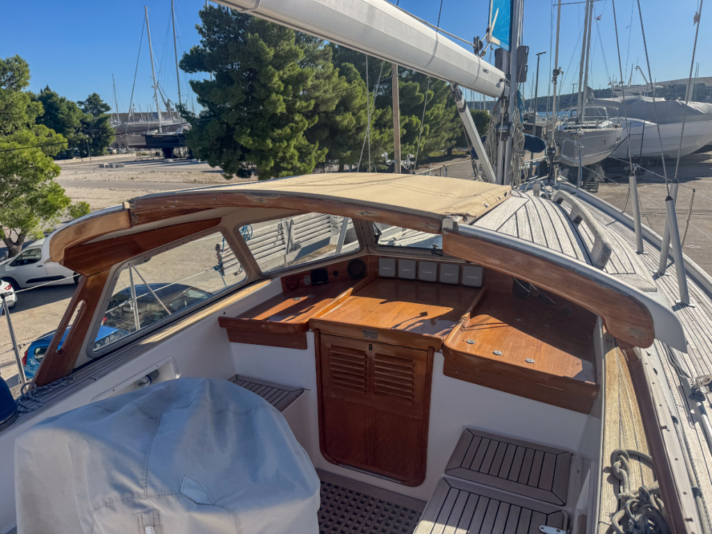 Hallberg-Rassy 42F