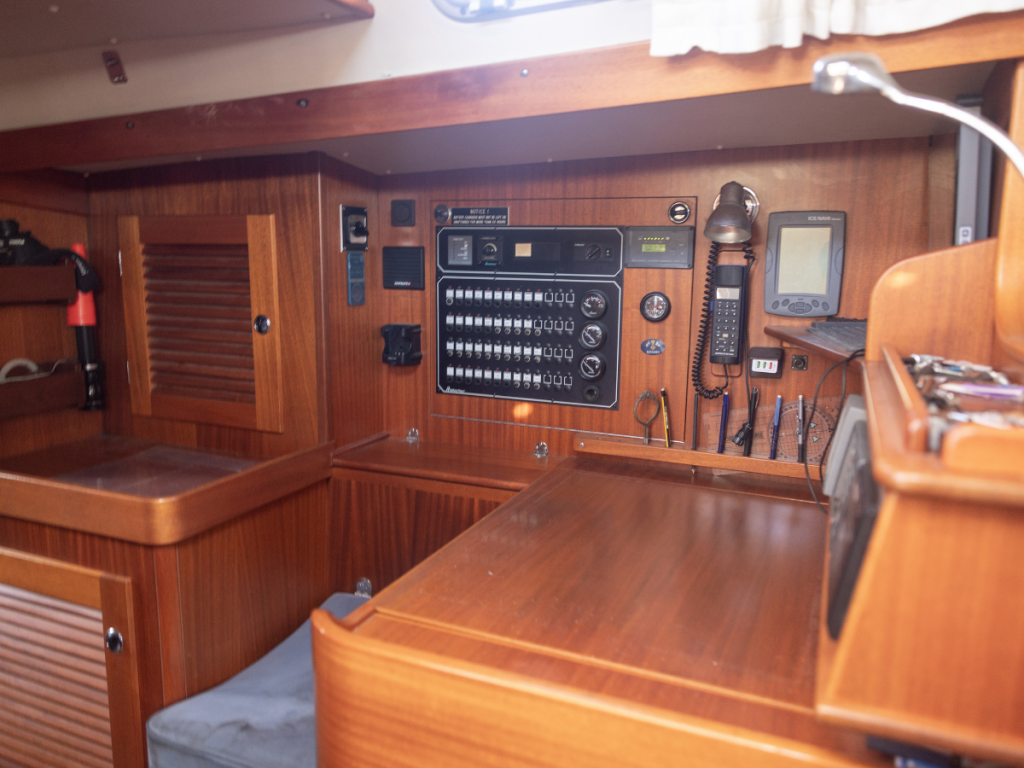 Hallberg-Rassy 42F