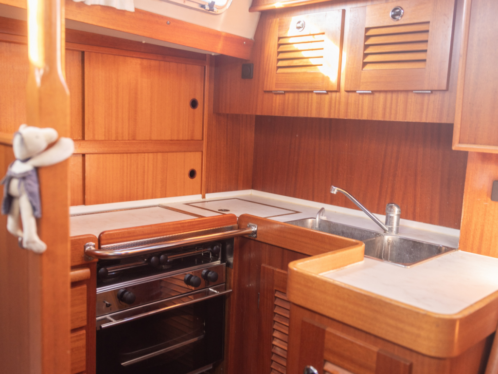 Hallberg-Rassy 42F