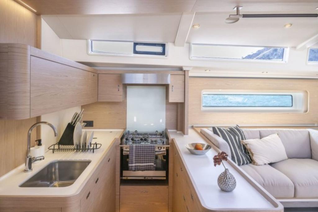 Beneteau Oceanis Yacht 60