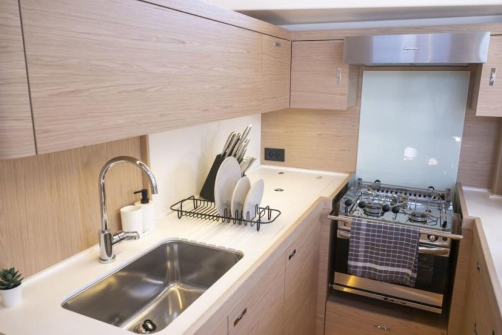 Beneteau Oceanis Yacht 60