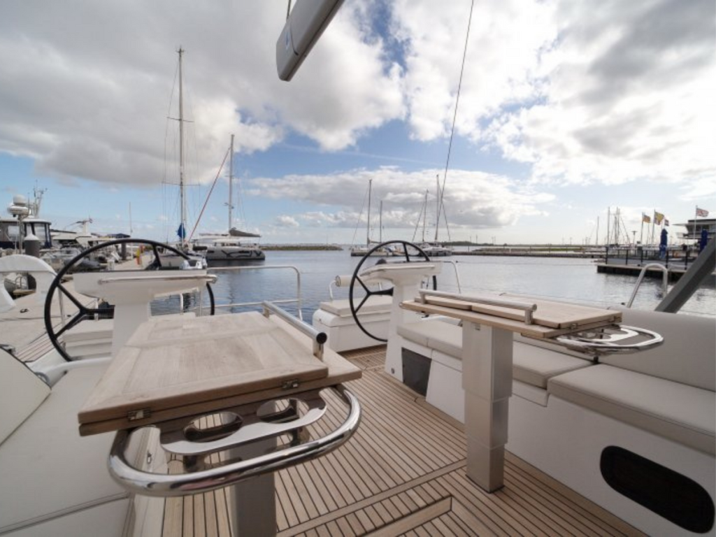 Beneteau Oceanis Yacht 54
