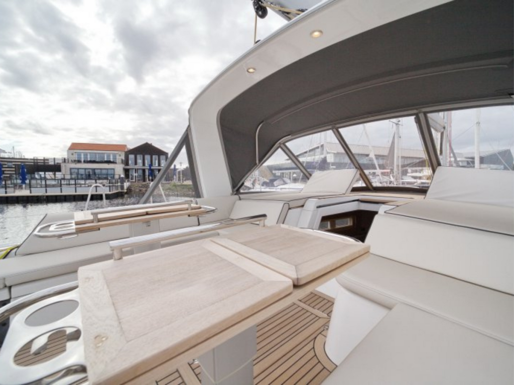Beneteau Oceanis Yacht 54
