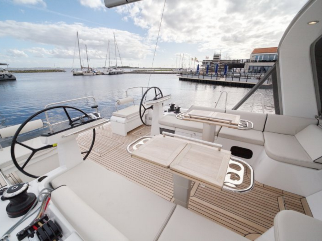 Beneteau Oceanis Yacht 54