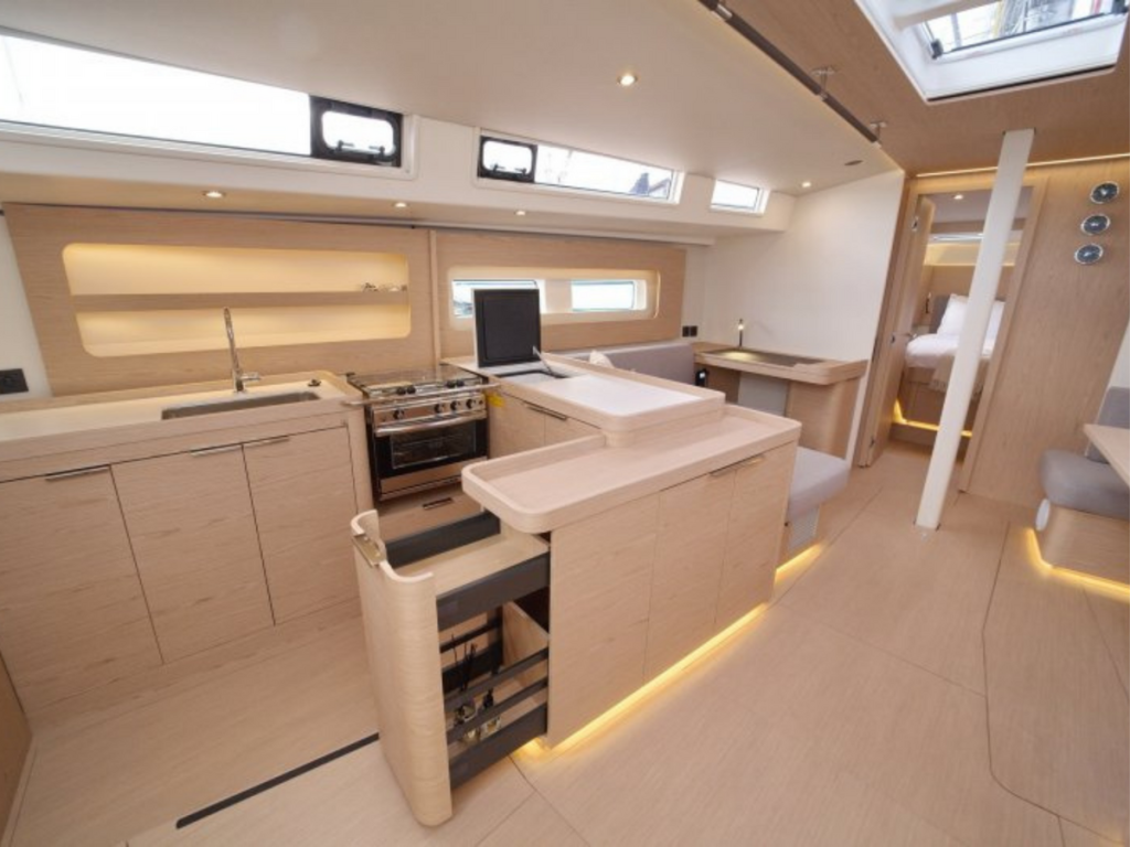 Beneteau Oceanis Yacht 54