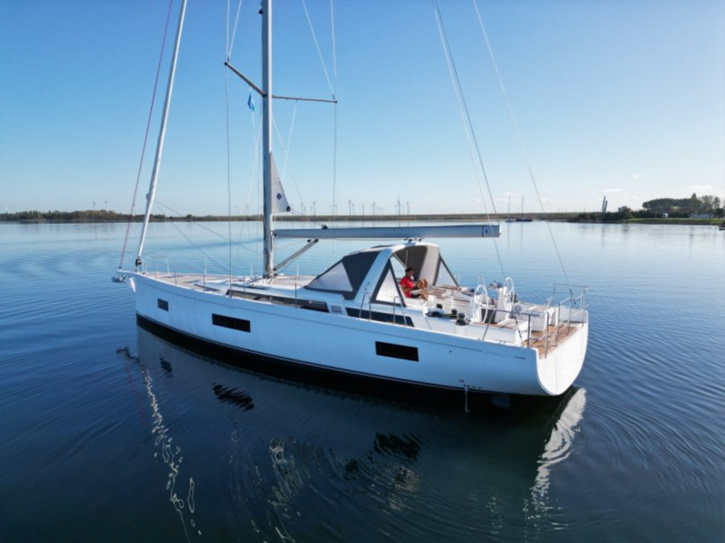 Beneteau Oceanis Yacht 54