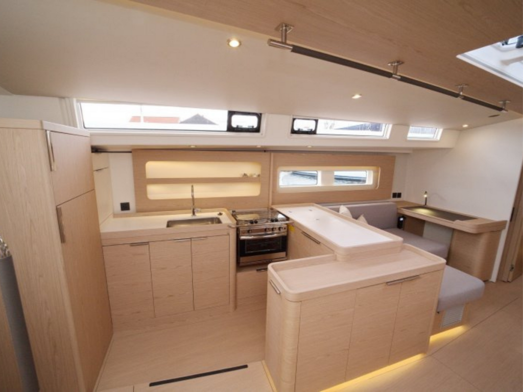 Beneteau Oceanis Yacht 54