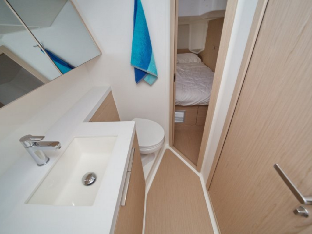 Beneteau Oceanis Yacht 54