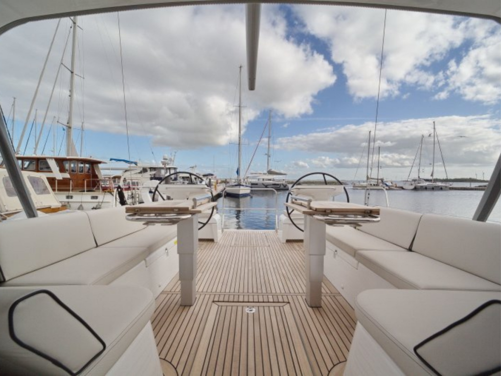 Beneteau Oceanis Yacht 54