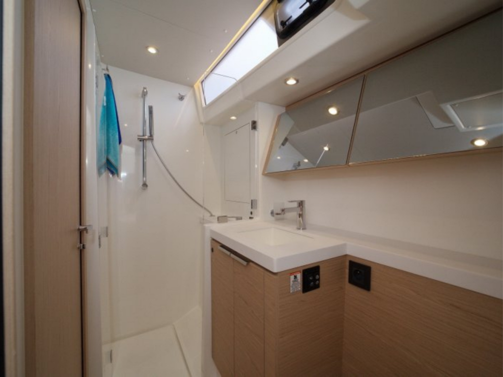 Beneteau Oceanis Yacht 54