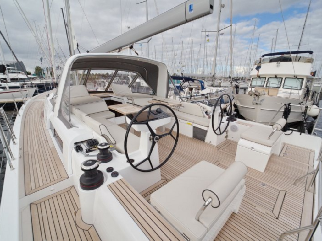 Beneteau Oceanis Yacht 54