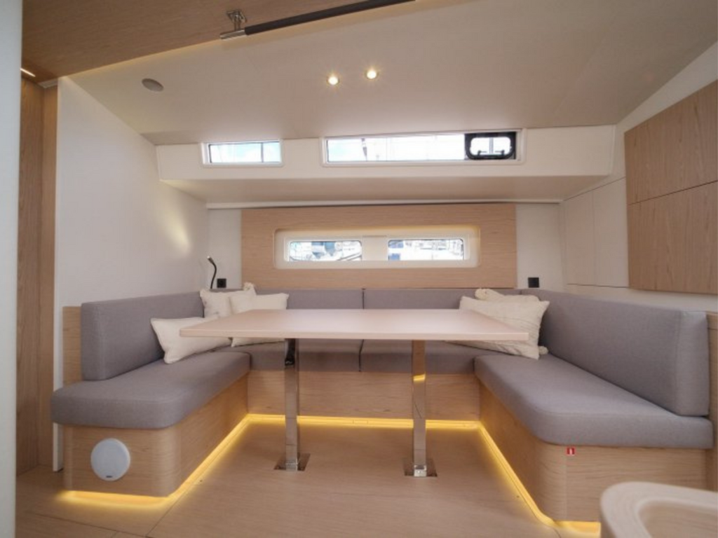 Beneteau Oceanis Yacht 54