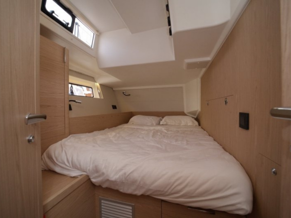 Beneteau Oceanis Yacht 54