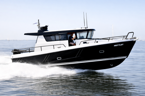 sargo-33-explorer-exterior-side-deck.jpg