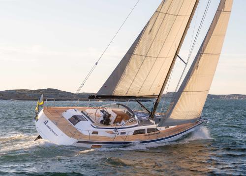 Hallberg-Rassy44MkIIsailing9503ABylund.jpg