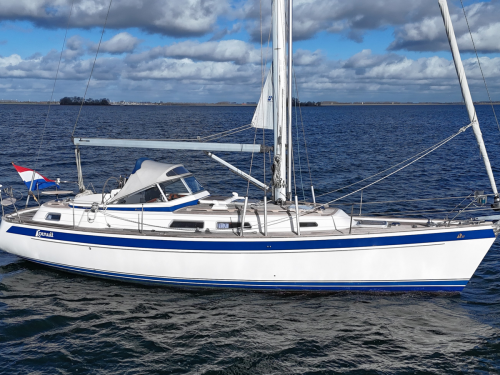 Hallberg-Rassy 37